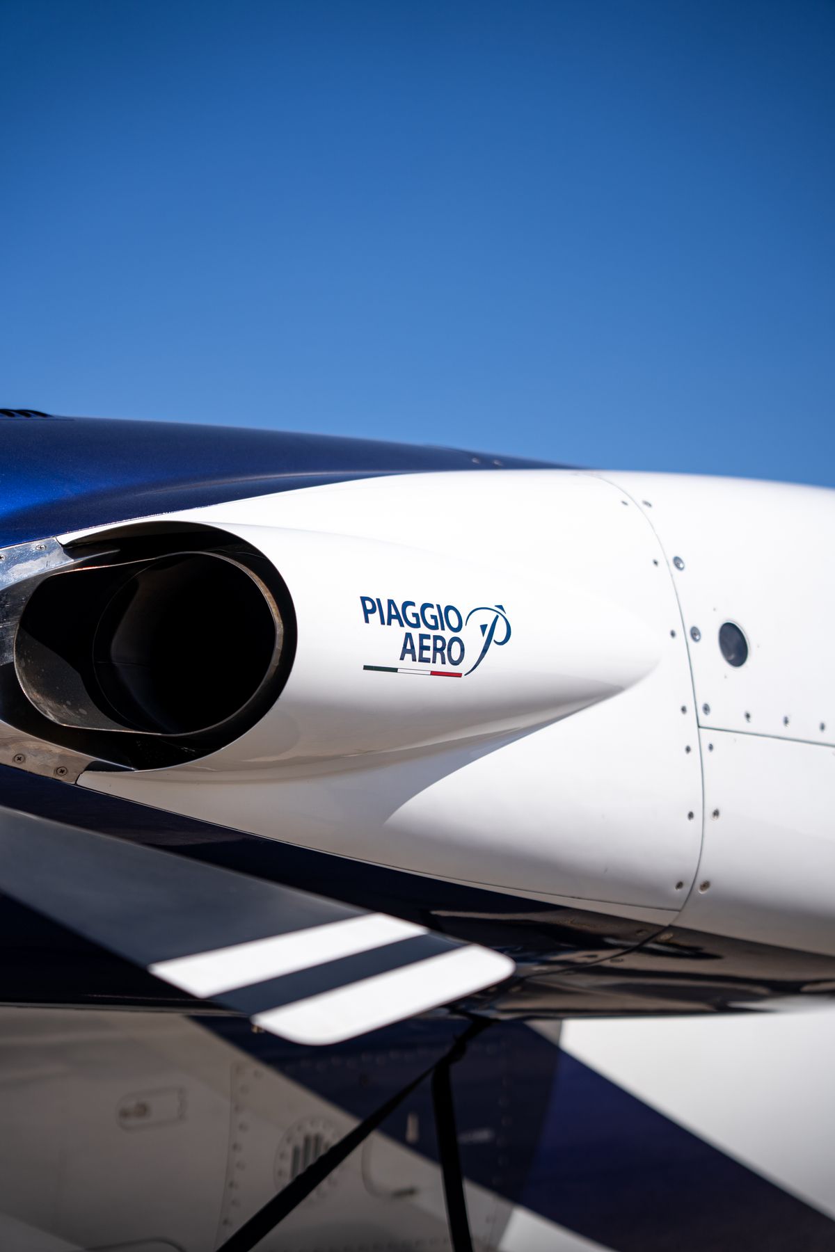 Piaggio Avanti engine nacelle